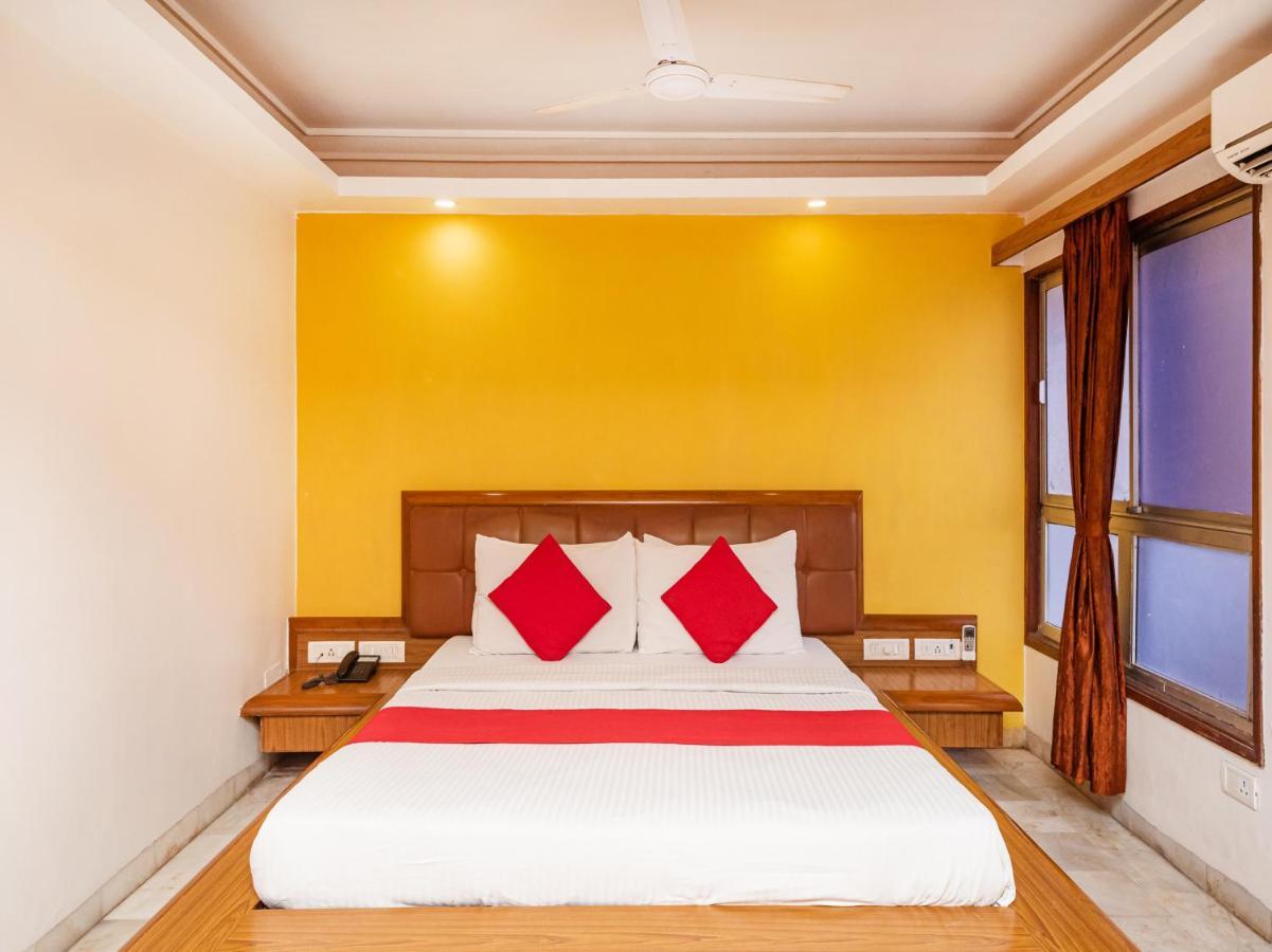 Hotel Balwas Surat Exterior photo