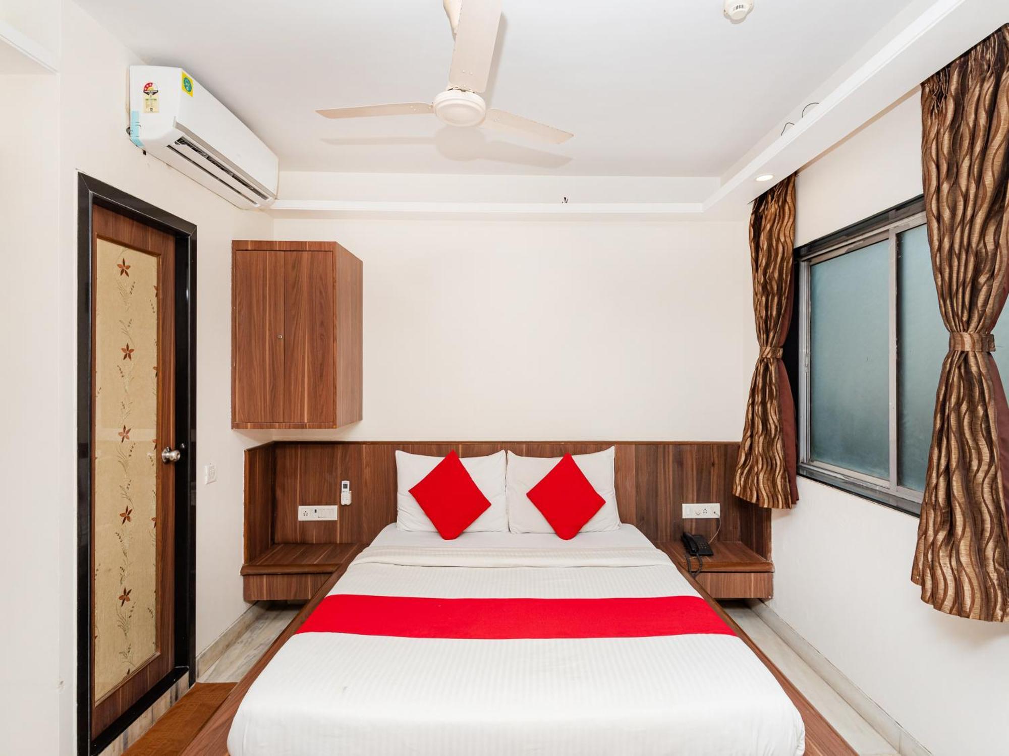 Hotel Balwas Surat Exterior photo