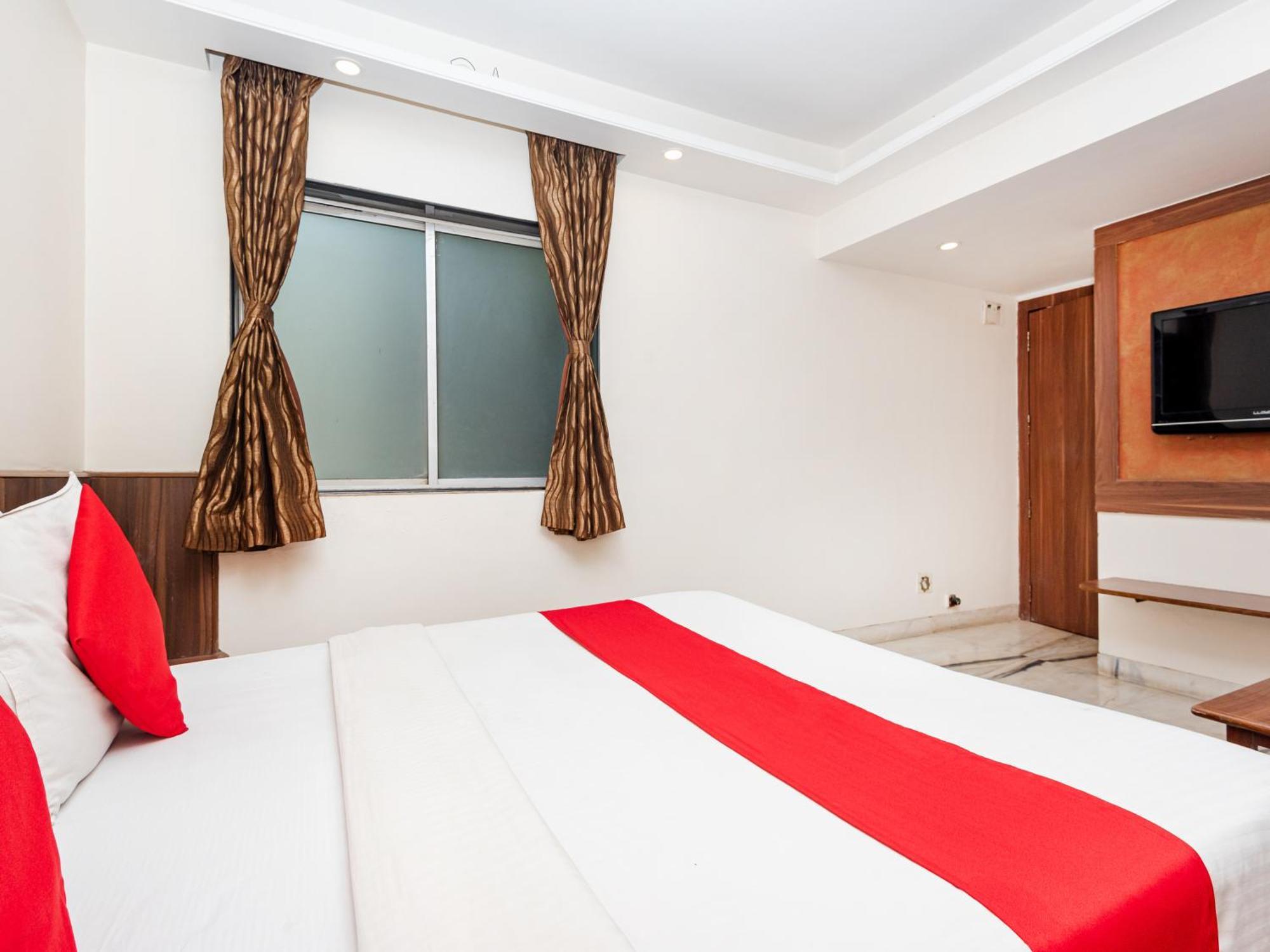 Hotel Balwas Surat Exterior photo