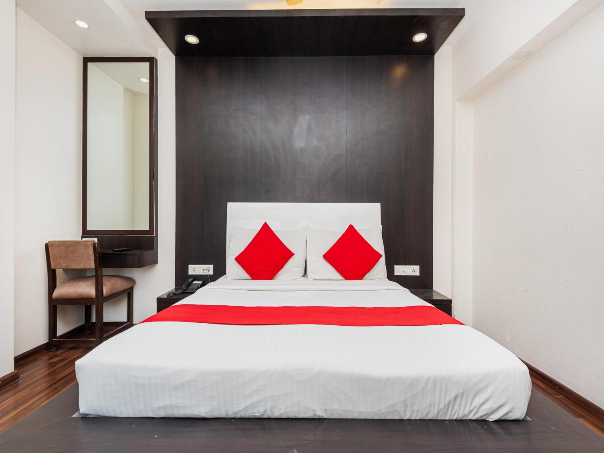 Hotel Balwas Surat Exterior photo