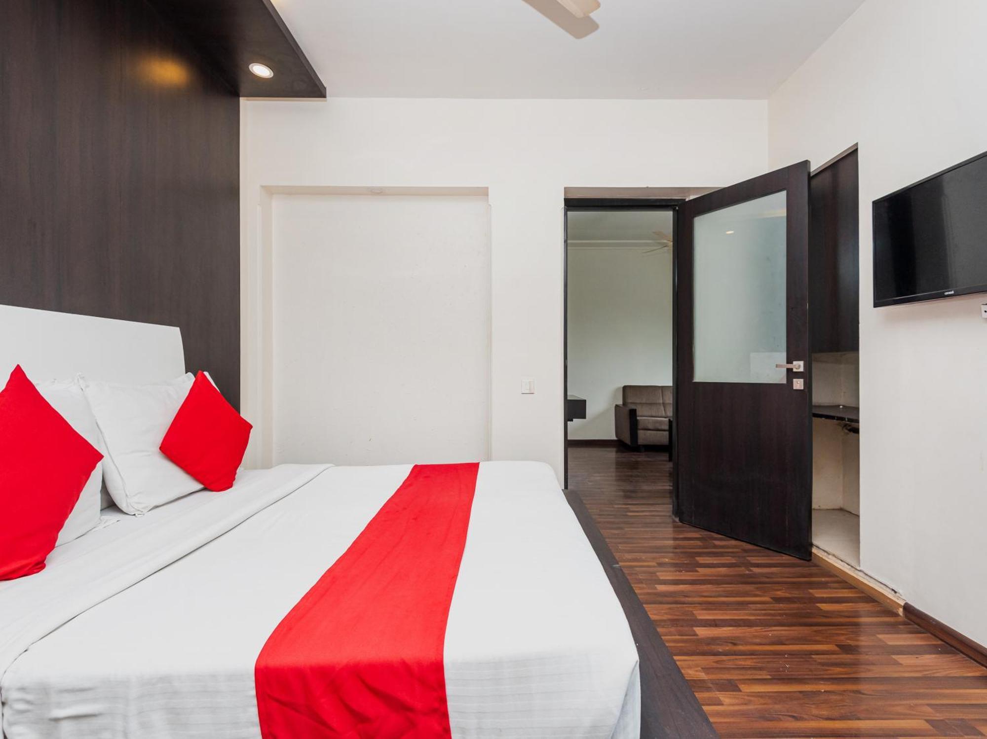Hotel Balwas Surat Exterior photo